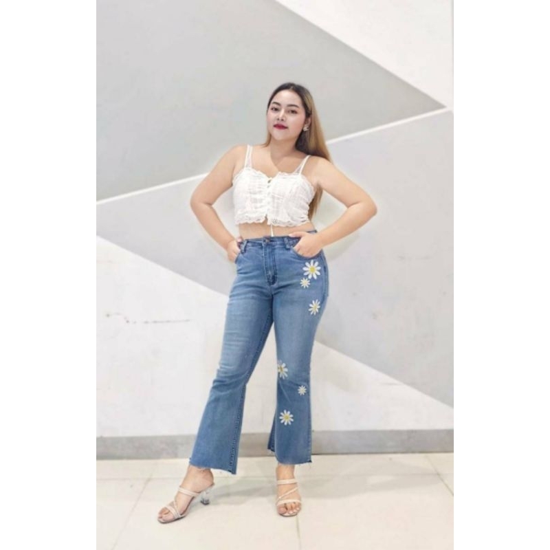 MD jeans กางเกงยีนต์ขาม้า เอวสูง ขา8ส่วน ผ้ายีนต์ยืดทรงขาม้า ปักดอกเดซี่ ปลายขาตัด