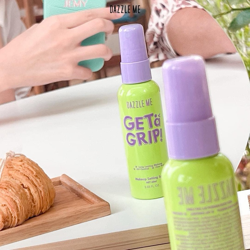 สเปรย์ล็อคเมคอัพ DAZZLE ME