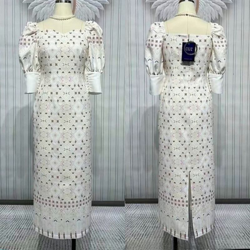 ป้าย Chalita เดรสยาวทรงเข้ารูป คอหัวใจ