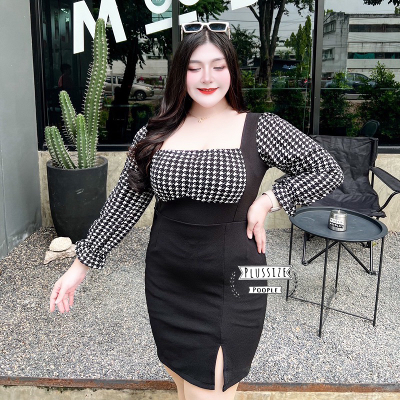เดรสนมโตผ่าข้างสั้นสาวอวบ
