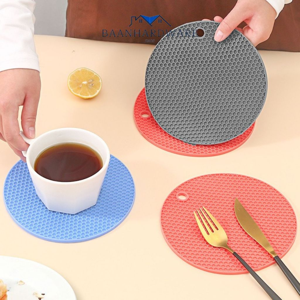 BAANHARDWARE แผ่นซิลิโคนรองของร้อน ซิลิโคนรองหม้อ ที่วางของร้อน กันความร้อน กันลื่น KN-E017