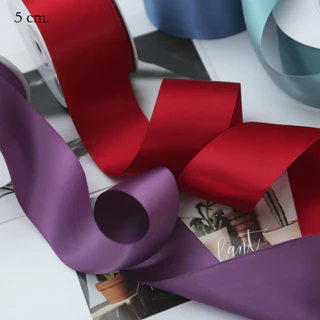 ริบบิ้นซาตินสีเรียบเงา 2 ด้าน ขนาด 5 cm. Double Side Ribbon – รุ่น Premium Satin ผูกของขวัญวันเกิด [RBY-0023]