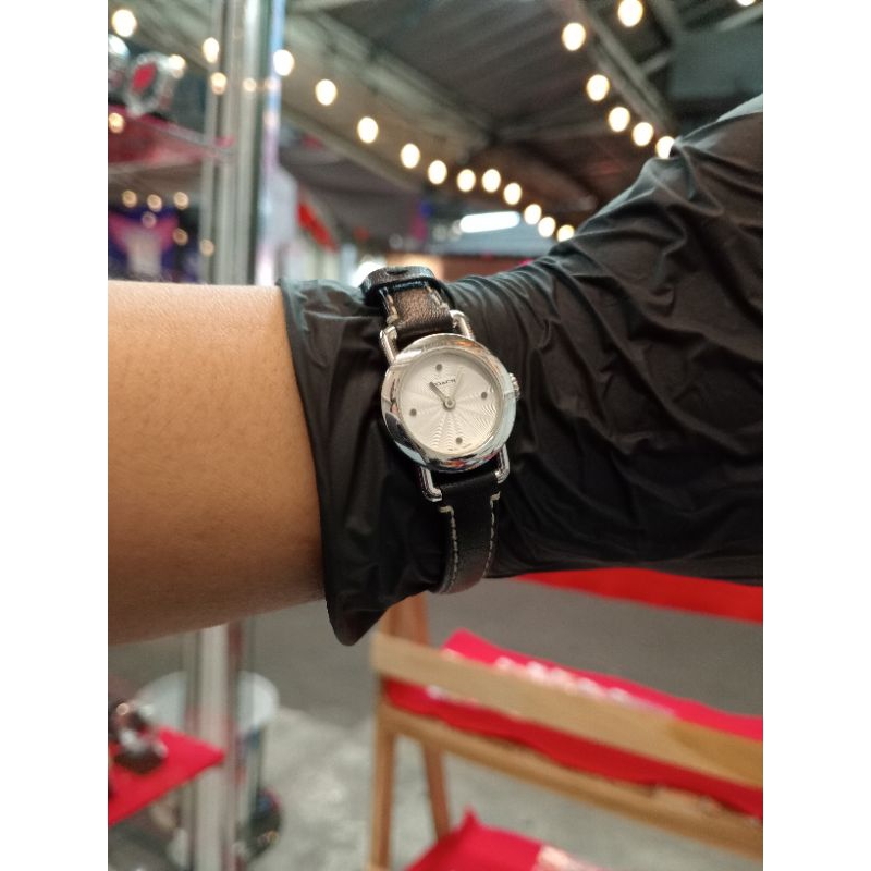 นาฬิกาผู้หญิง Ladies Watch Coach 0250 ขนาด 12.6 มม. สายหนังสีดำ ขนาด 6 มม. SWISS MADE มือสอง (Used)
