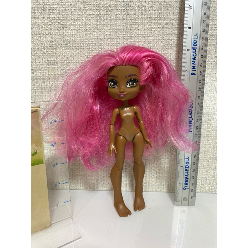 ตุ๊กตา Cave club doll น่ารักมาก สภาพ99%