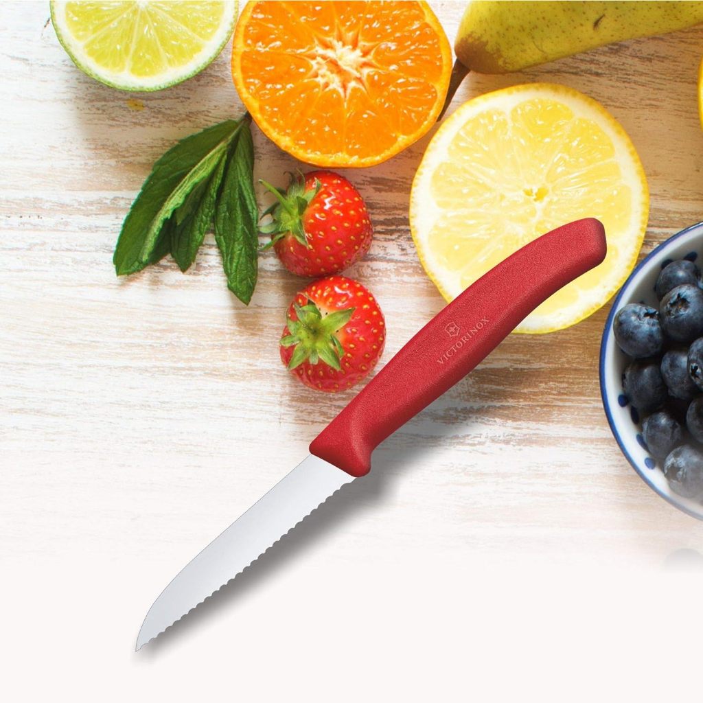 Victorinox Swiss Classic Paring Knife - Practical Paring Knife with Wavy Edge (6.743X) มีดครัว มีดสเต๊ก หั่นผัก ใบหยัก