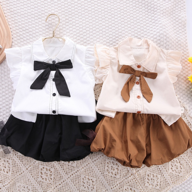 Babyonline(Y098)E2 (ส่งด่วน1วัน)ชุดเซ็ตเสื้อแขนสั้นคอปกแต่งโบว์พร้อมกางเกงขาสั้นทรงบอลลูนสุดน่ารัก ผ้าฝ้าย นิ่ม