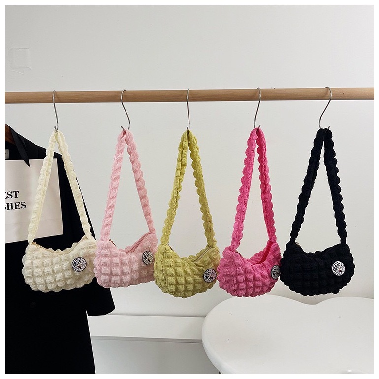 (พร้อมส่ง)Su168 กระเป๋าผู้หญิงสะพายข้างแฟชั่นเกาหลี กระเป๋าผู้หญิงนุ่มนิ่มรุ่นก้อนเมฆ