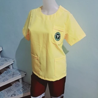 #เสื้อผู้ช่วยคนไข้คอกลมกระดุมบ่าสีเหลืองเกรดA