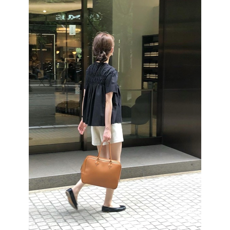 เสื้อเบสิคแขนสั้นทรงปล่อย เสื้อมินิมอล เสื้อทำงาน