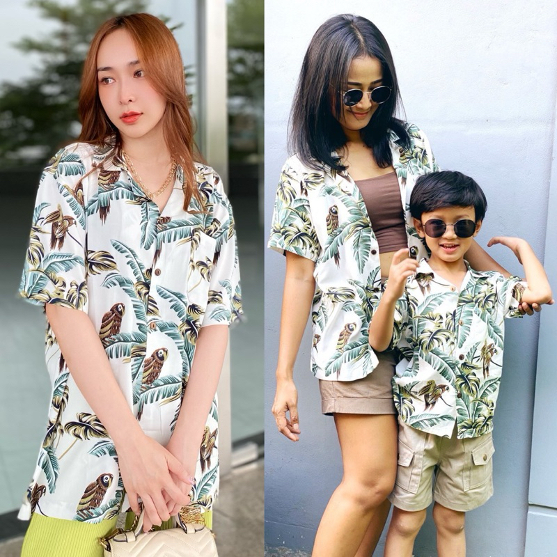 ROAMING เสื้อฮาวาย ผ้าเรยอนญี่ปุ่น เสื้อครอบครัว Rayon Hawaiian Shirts (ใบกล้วยนกแก้ว เขียว)