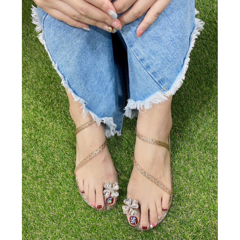 ( 601 ดอกหัวใจ ) รองเท้าแก้ว น่ารัก ใส่สบาย กันน้ำ ไซร้ 36-40 พร้อมส่ง