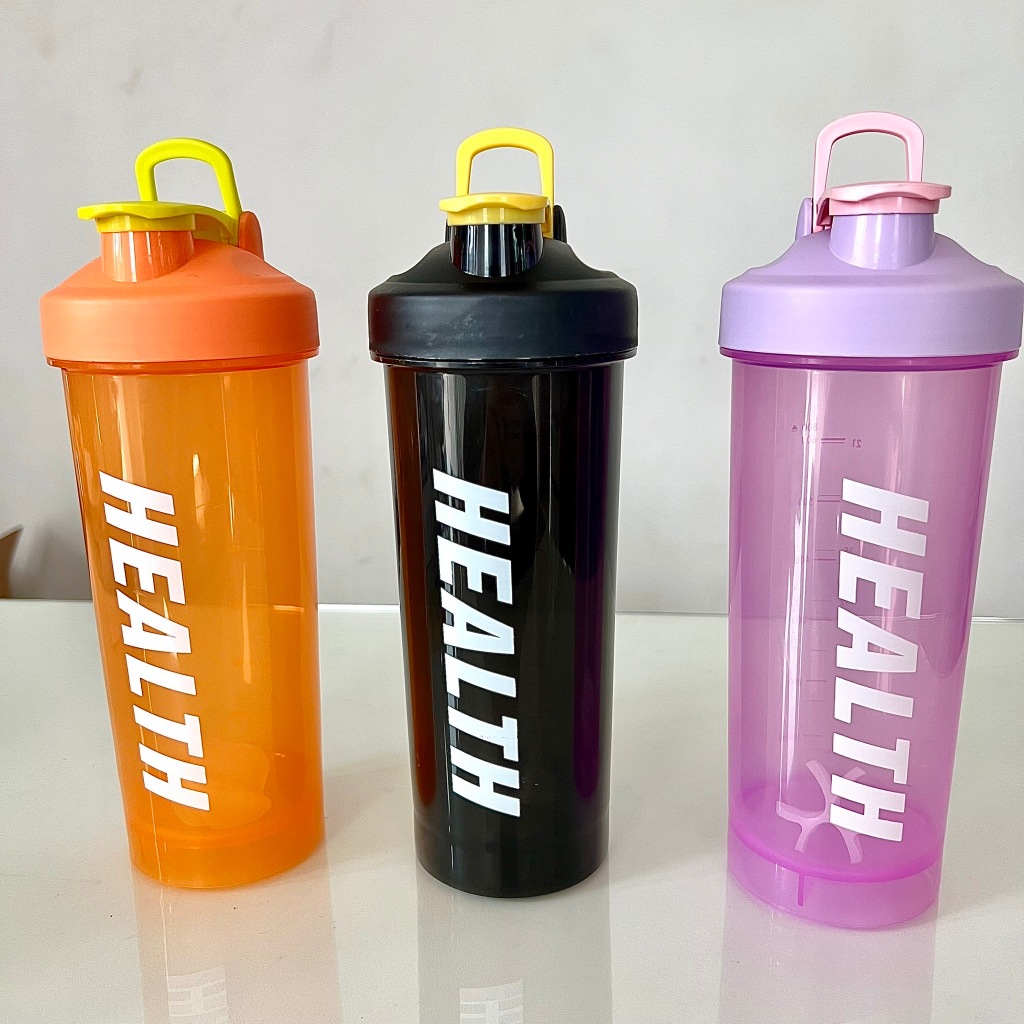 แก้วเชคโปรตีน  แก้วชงเวย์ ผสมเวย์  ขนาด 800 ml  สามารถใส่น้ำดื่มได้ทุกชนิด พร้อมมีลูกแก้วช่วยเขย่า