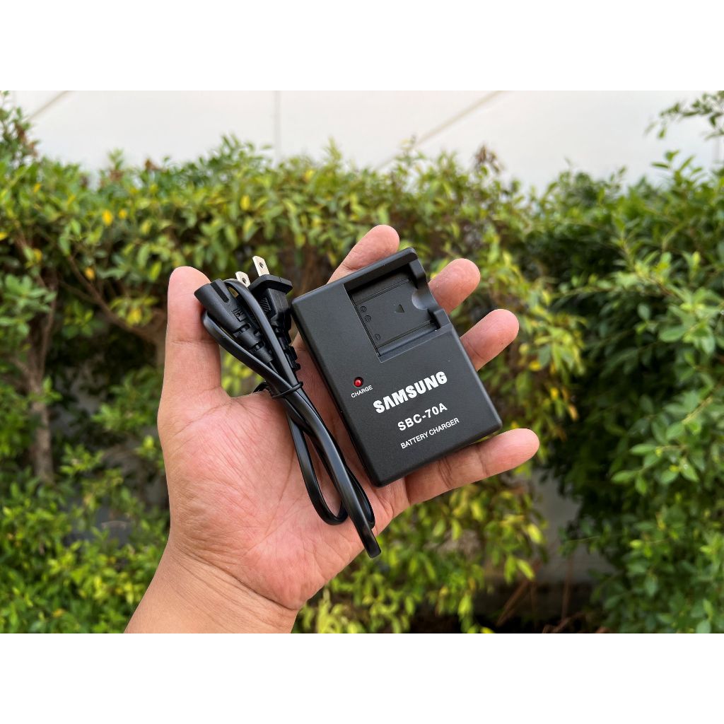 แท่นชาร์จ SAMSUNG รุ่น SBC-70A (SLB-70A) สำหรับ BP-70A / BP-70EP มือ 1 พร้อมสายไฟ (ชาร์จได้ทั้งแบตแท