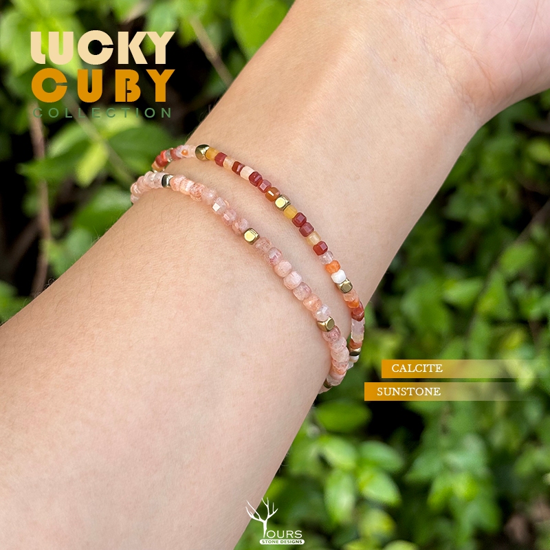สร้อยข้อมือหิน " ซันสโตน " แคลไซต์ " แท้ 100% ทรงลูกบาศก์  ขนาด 2-3mm กำไลหินนำโชค หินมงคล Sunstone , Calcite