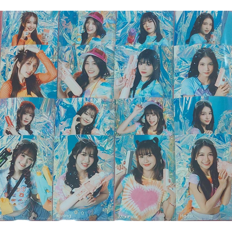 รูปงาน kiss me fun fair บูทตักไข่ ขายคอมพ์ 2 ใบ