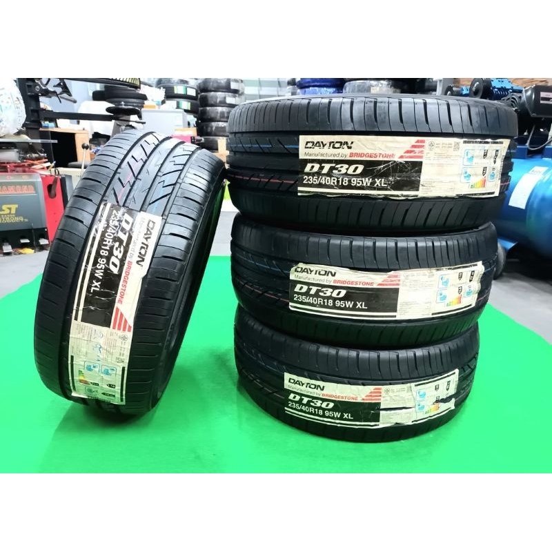ยางใหม่ค้างปี 235/40R18 Dayton DT30 ผลิตปี 2021+2022 ประกันบวม 2 ปี พร้อมจุ๊บลม 4 ตัว จัดส่งฟรีมีเก็