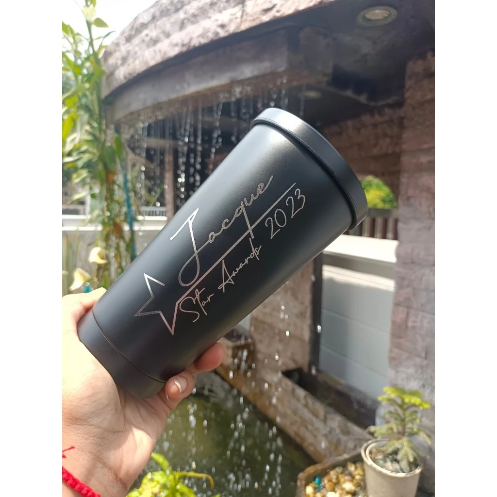 [เลเซอร์1ด้านเฉพาะชื่อ/ข้อความ] แก้วเก็บอุณหภูมิ ทรงสตาบัค 20oz ไม่มีรูป ออกแบบเองได้จ้า !!!