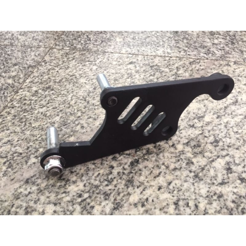 ขายึดปั้ม​ดิส สำหรับปั้มดิส​เดิม Lion Z2 สำหรับใช้กับจาน​ดิส220มิล (สินค้าเฉพาะขายึดปั้มดิสเท่านั้น)