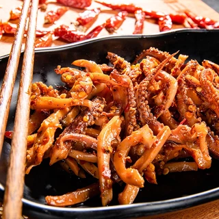 หมึกกรุบ ปรุงรสหม่าล่า พร้อมทาน หอมเครื่องเทศจีน หม่าล่า เผ็ดเบาๆอร่อย หมึกเนื้อแน่น เคี้ยวเพลิน 鱿鱼