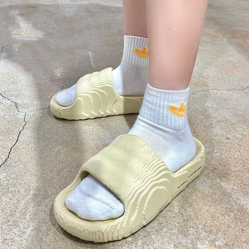 Adidas Adilette 3D รองเท้าแตะ สวมใส่ได้ทั้งในและนอกบ้าน กันลื่น กันน้ำ รองเท้าแตะลำลอง รองเท้าแตะผู้ชาย รองเท้าใส่สบาย