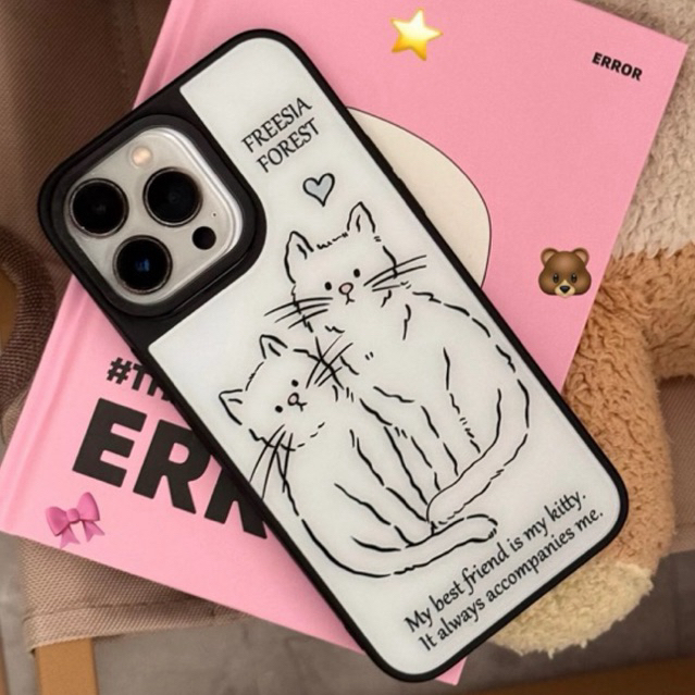 Cutie white cat phone case from freesia forest เคสไอโฟนแข็งขอบดำชายน้องแมว