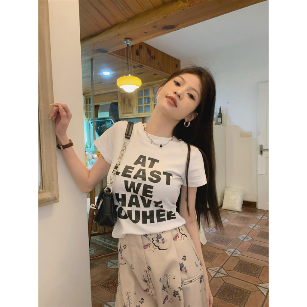 MC168 เสื้อครอปสั้น เสื้อยืดผู้หญิง T-shirt เสื้อ y2k ส่งตรงเวลา