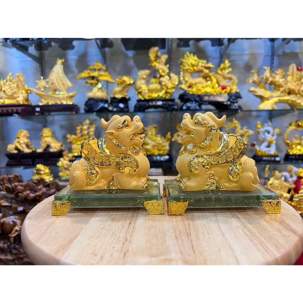 ปี่เซียะ คู่ กางปีก ขนาดสูง4นิ้ว งานเรซิ่นพ่นทรายทอง ฐานแก้ว เสริมดวง เสริมหวงจุ้ย เสริมบารมี ราคาต่อคู่