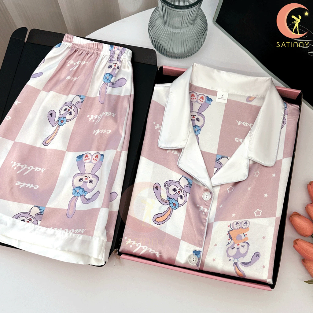 JJ19ชุดนอนSatinny สไตล์อเมริกา ชุดนอนลายการ์ตูนน่ารักมินิมอล ผ้าSilk Satin สินค้าเกรดพรีเมี่ยมpackageแบบกล่อง