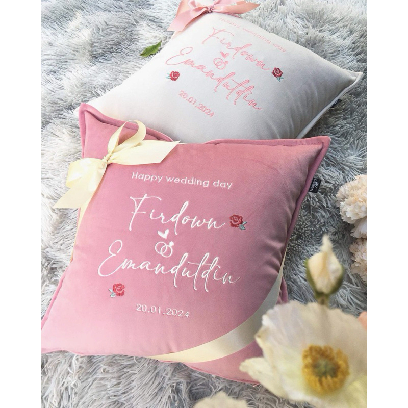 หมอนอิงปักชื่อ พร้อมไส้หมอน พร้อมใช้ค่า