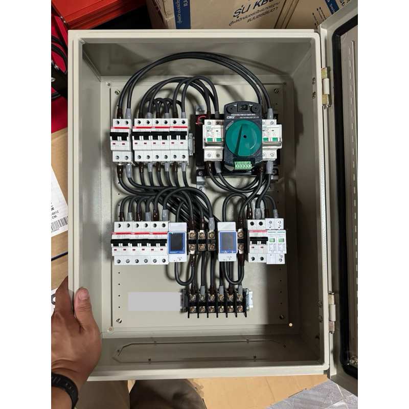 ตู้ Combiner สำหรับใช้กับ Inverter hybrid off grid 5kw ขนานกัน 3 เครื่องเป็น 15kw ออกแบบมาเพื่อ Lux 