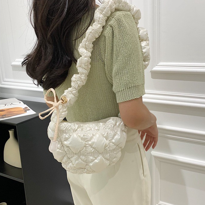 BBG-PTL กระเป๋าผ้า กระเป๋าสะพายข้าง กระเป๋าก้อนเมฆ ปุกปุย ผ้านิ่ม ใบเล็ก bag fashion