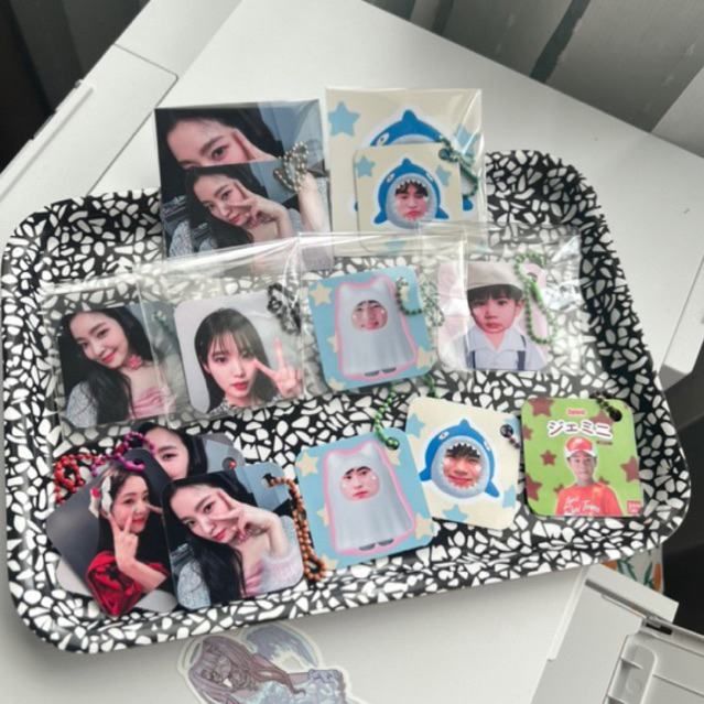 พวงกุญแจรูปภาพ2*2นิ้ว💕ขั่นต่ำแบบละ4ชิ้น‼️คละรูปได้✨
