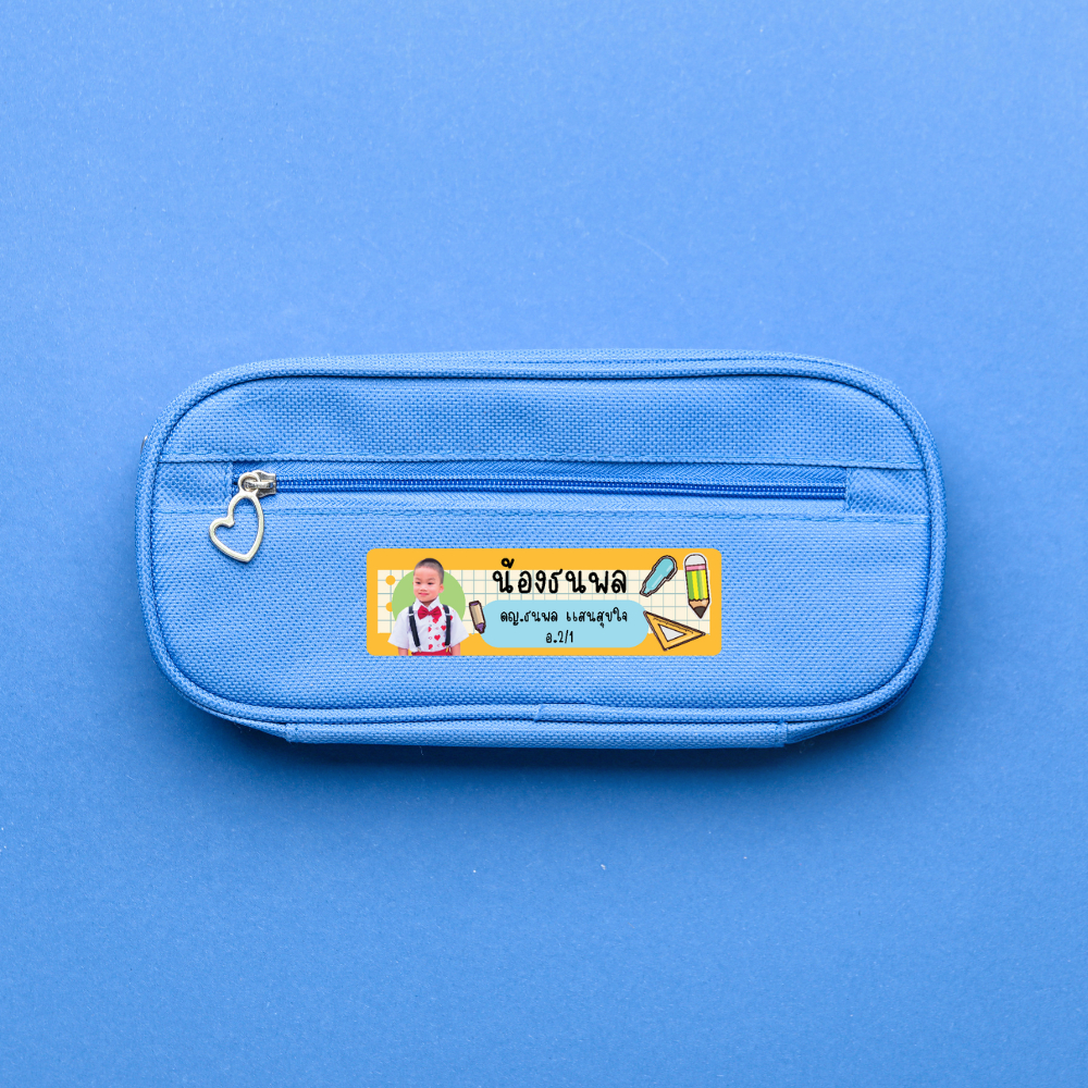 สติ๊กเกอร์ชื่อ หน้าเด็ก สติ๊กเกอร์ติดสมุด ติดของใช้ กระเป๋า แก้วน้ำ รองเท้า ชื่อลูก สติกเกอร์หน้าเด็ก กันน้ำ 100%