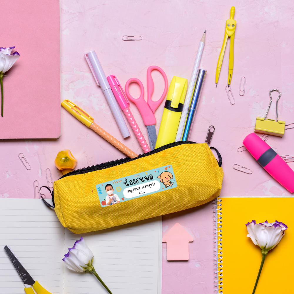 สติ๊กเกอร์ชื่อ หน้าเด็ก สติ๊กเกอร์ติดสมุด ติดของใช้ กระเป๋า แก้วน้ำ รองเท้า ชื่อลูก สติกเกอร์หน้าเด็ก กันน้ำ 100%