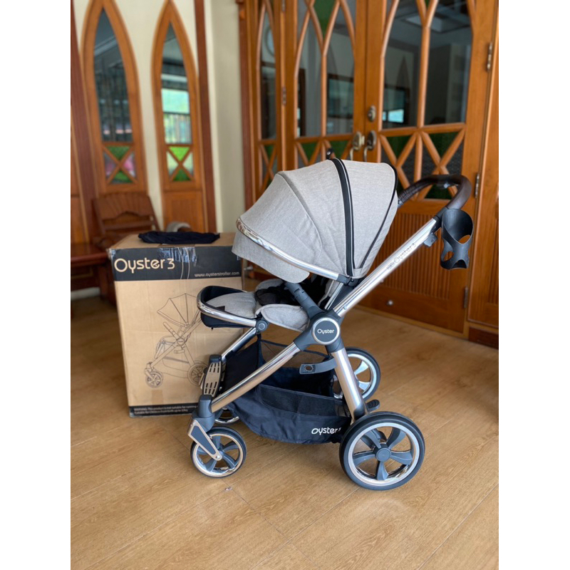 (มือ2)รถเข็น Oyster3 สีเทา สภาพสวย พร้อมมุ้ง+ที่วางแก้ว