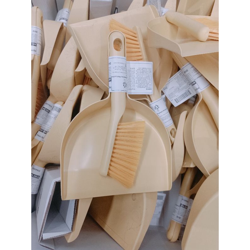IKEAshopping IKEA PEPPRIG แปรงกวาดขี้ผงบนโต๊ะ ไม้กวาด