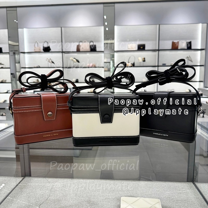 Charles &amp; Keith  กระเป๋าสะพายข้าง รุ่น Bronte Boxy Crossbody Bag : CK2-80701295-1 แท้ 100%