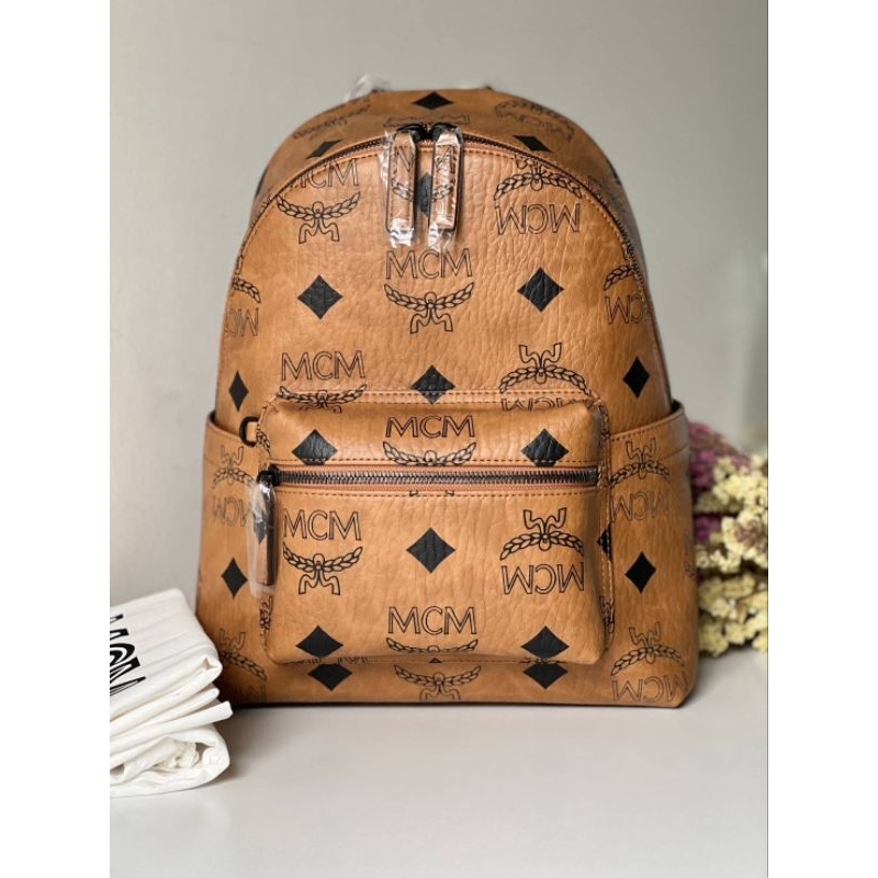 🎒มาเพิ่มกระเป๋าเป้ รุ่นใหม่ ลายใหญ่ 
🎒สุดเท่ห์ New Mcm stark backpack small