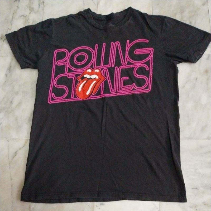 เสื้อยืดแขนสั้น นักร้องแนวร้อกวง the Rolling Stones แท้ มือสอง สภาพดี ของพร้อมส่งครับ