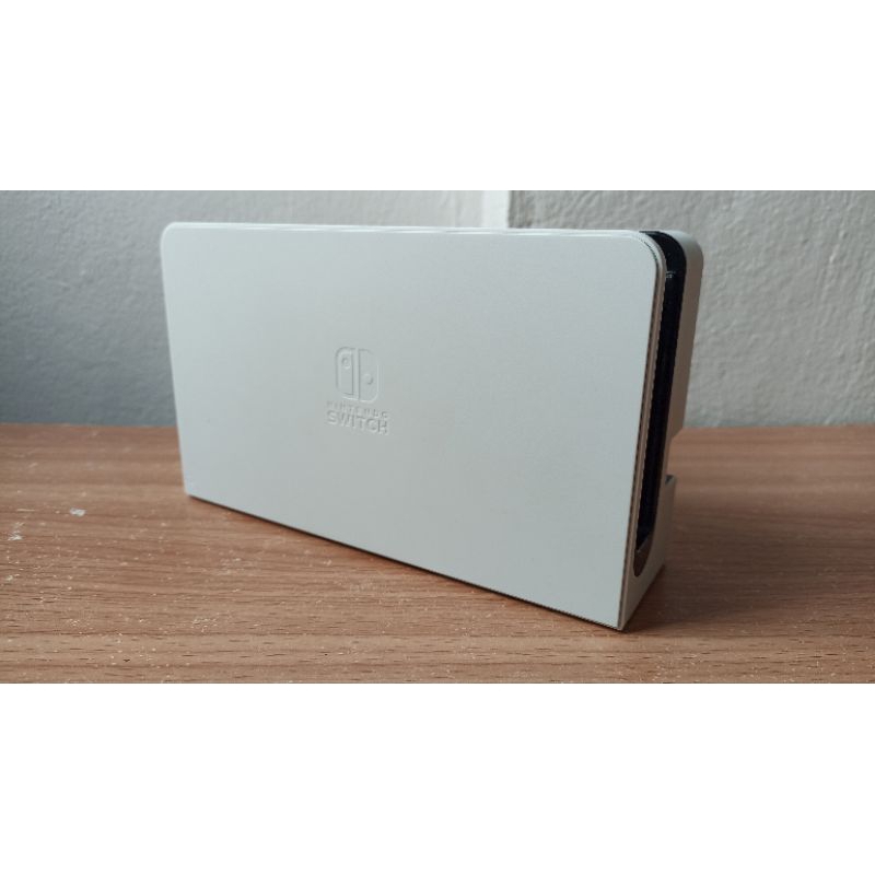 Dock Nintendo Switch Oled สีขาว (มือสอง) 90% ฝาหลังไม่สวย