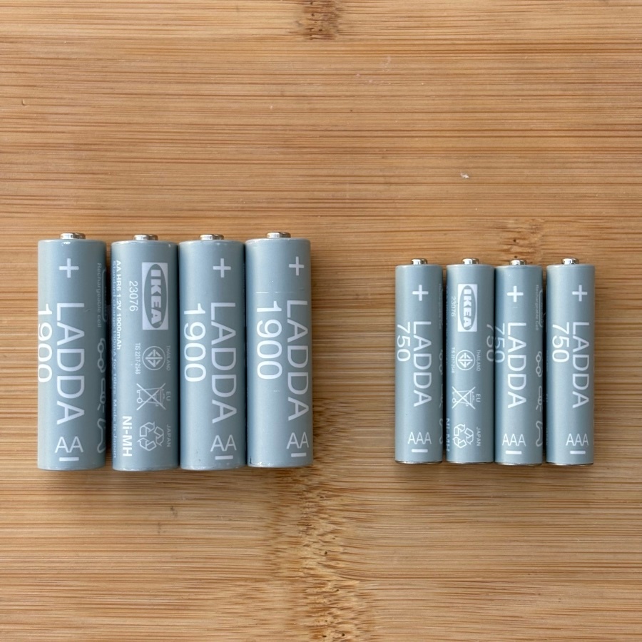 IKEA แบตเตอรีชาร์จไฟได้ AA  AAA ชาร์จไฟได้ 1,000 ครั้ง LADDA