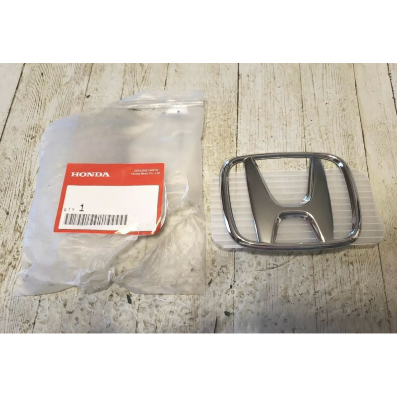 แท้ศูนย์ % โลโก้ ฝาท้าย Jazz 15-21, Hrv 15-20, Crv 2023 ขนาด 9.2x7.5cm (AAY-75701-T5A-000)
