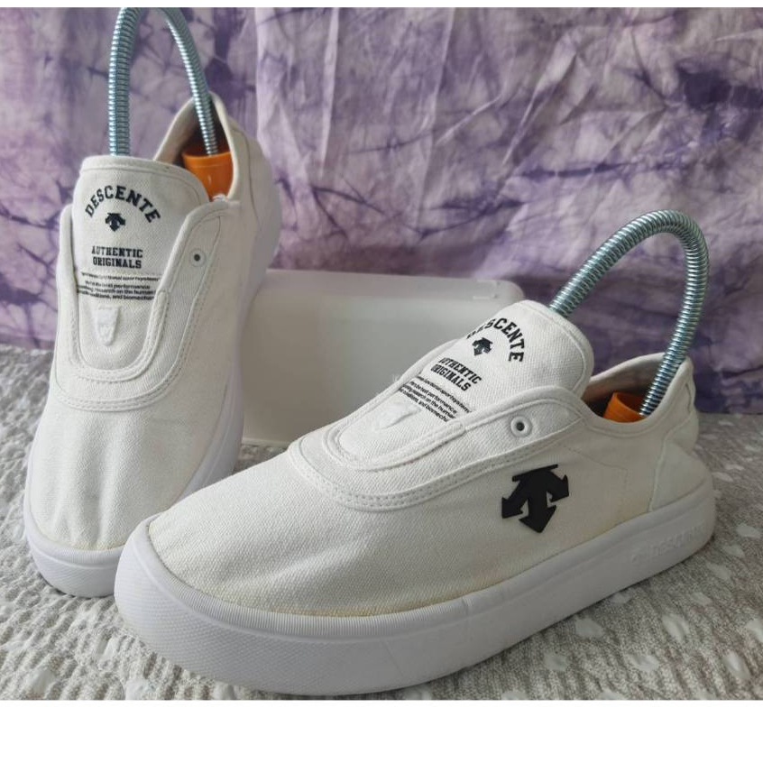 ✅Descente รองเท้าผ้าใบสลิปออน สีขาว มือสอง size:37/23.5 cm #86
