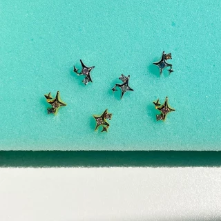 Petite Janus Wink Stud ต่างหูสตั๊ดรูปดาว