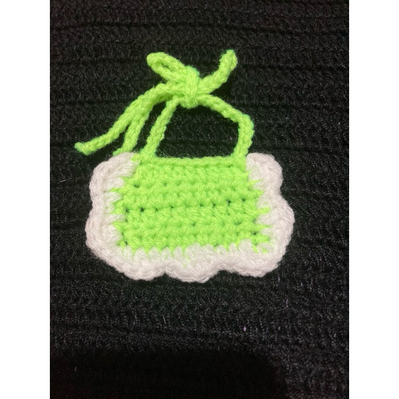 ชุดตุ๊กตา10cm. ผ้ากันเปื้อนตุ๊กตา10cm. ชุดตุ๊กตาไหมพรม