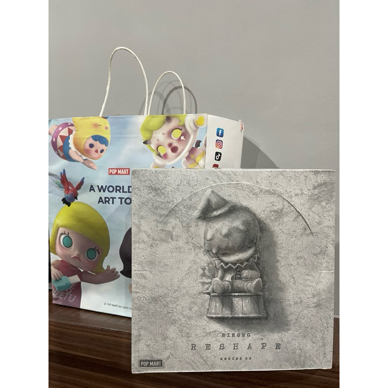 Pop MART Hirono v.5ยกbox ลุ้นsecretพร้อมส่งจากกรุงเทพโดย Lang Anime ฟิกเกอร์แอกชัน ฟิกเกอร์น่ารัก