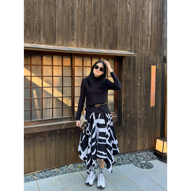 October7th | Olivia Skirt กระโปรงวอลลุ่ม เอวสูง ผ้านุ่มลื่น มีซับใน