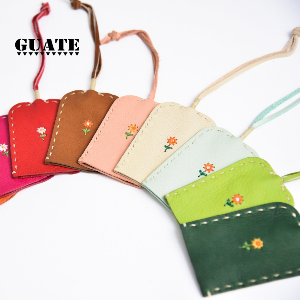 GUATE กระเป๋าใส่กุญแจ รุ่น K. Remote-Flower ที่เก็บกุญแจ หนังแท้100% หนังนื่ม สีสันสดใส ด้านในมีห่วงสำหรับใส่กุญแจ
