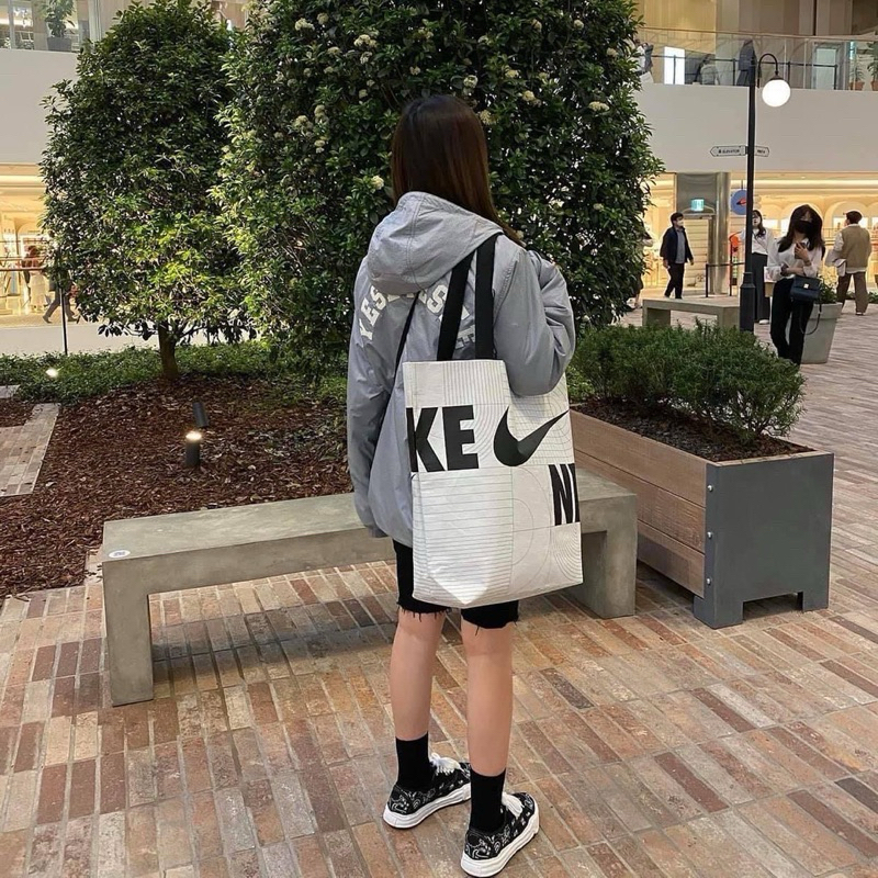 Nike ถุง Reusable Shopping Bag แท้ 100% ออกช็อป