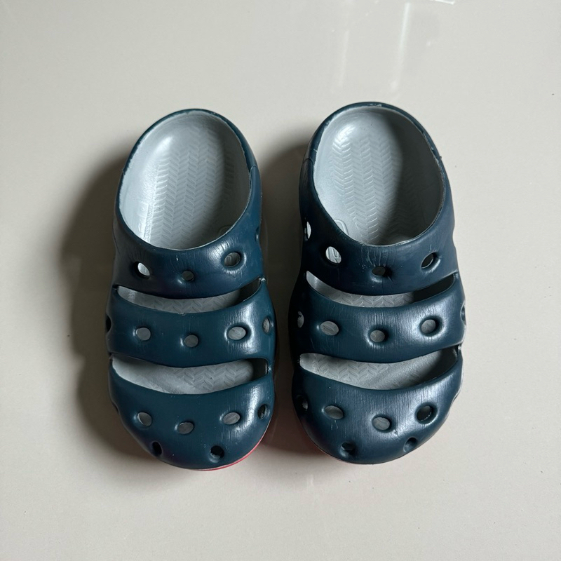 KEEN YOGUI SANDAL รองเท้าแตะมือสองของแท้ sz 39.5